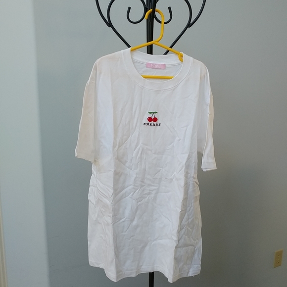 W♥C / Wego Japan white cherry oversized tee - Picture 3 of 4